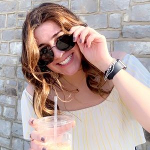 Meet your Posher, Emily